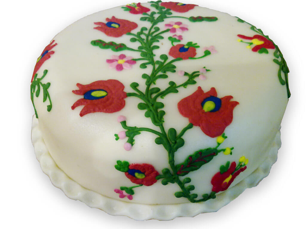 Népi hímzett torta